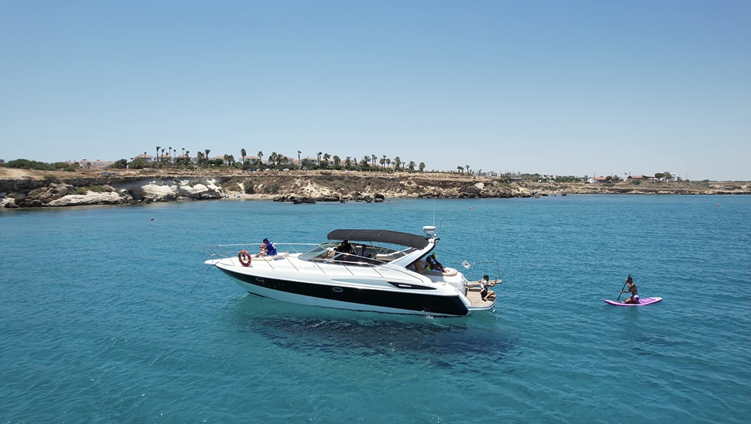 Cornelia Luxary Yatch Cruiser